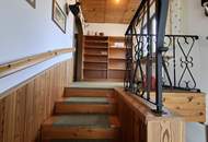 Ruhig gelegenes Einfamilienhaus mit Garage und Nebengebäuden