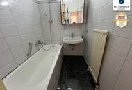 !Separat begehbare zwei Zimmer + große Küche!