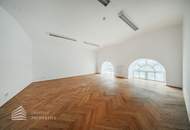 Geräumiges 5-Zimmer Altbau Büro in Toplage