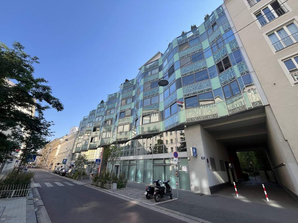 Provisionsfrei 107qm sonnige ruhige sanierte barrierefreie Wohnung mit 8200qm privatem Park
