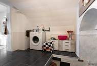 ENTZÜCKENDES KLEINFAMILIENHAUS MIT WEINKELLER / SCHÖNER GARTEN MIT TERRASSE, GRILLHÜTTE UND SCHUPFEN / VIEL POTENZIAL / RUHIGE SIEDLUNGSLAGE