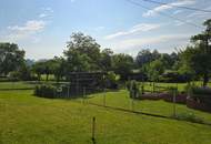 Versteckt im Grünen und doch im Zentrum – Baugrundstück ohne Bauzwang.