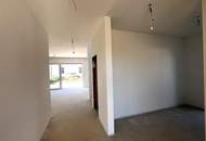 "Neu errichtete moderne Doppelhaushälfte"