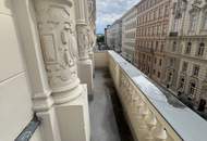 UNBEFRISTET - Repräsentative 9-Zimmer Altbauwohnung mit Balkon und Blick auf das Rathaus – ca. 293 m² in bester Innenstadtlage - auch ideal als Büronutzung