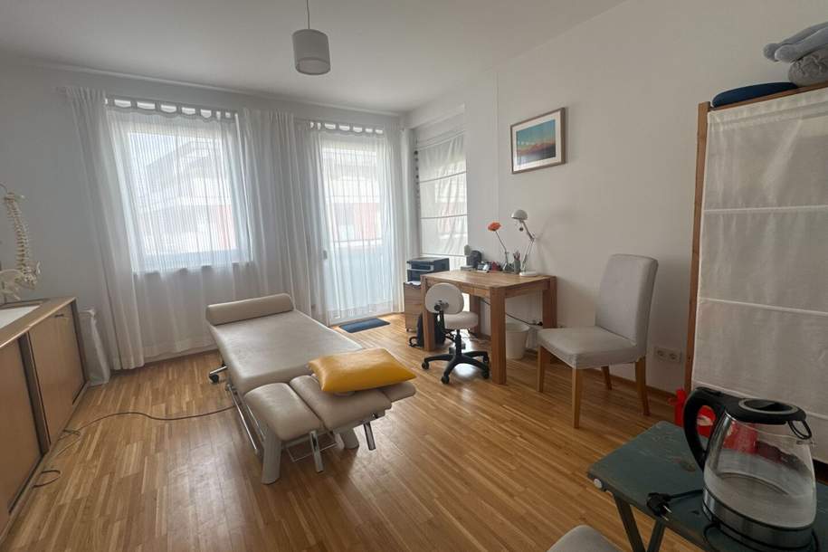 Moderne Praxisfläche in Schwechat – 2 Behandlungsräume & Wartebereich, Gewerbeobjekt-miete, 995,23,€, 2320 Bruck an der Leitha