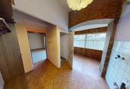 Renovierungsbedürftiges Einfamilienhaus im Zentrum von Knittelfeld mit Carports und Doppelgarage