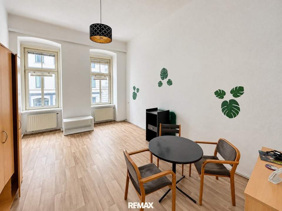 " 2-Zimmer-Altbauwohnung nahe Stadthalle und U3 Schweglerstraße!"