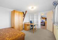 Charmantes Bauernhaus mit großem Grundstück, langgezogenem Hof, 2 Wohnungen und einem Swimmingpool