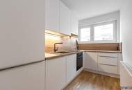 ERSTBEZUG nach Sanierung | 3 Zimmer + separate Küche | Tageslicht-Bad | Tischler-Küche mit Siemens Geräten | Freier Mietzins