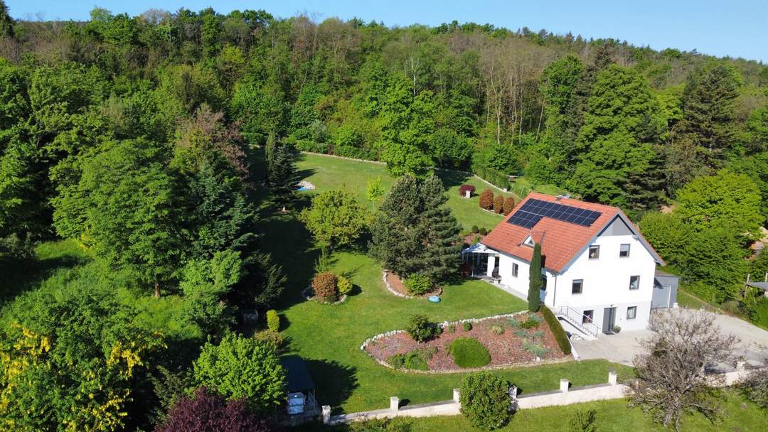Idyllisch wohnen mit Weitblick – großzügiges Wohnhaus auf großem Grund mit Baulandreserve in Toplage am Waldrand