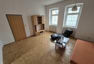 Altbauwohnung mit 2 Zimmern im 1. Stock