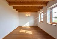 Neuwertiges Landhaus-Juwel: Architektur mit Einliegerwohnung in idyllischer Bachlage | NEUKIRCHEN AN DER ENKNACH