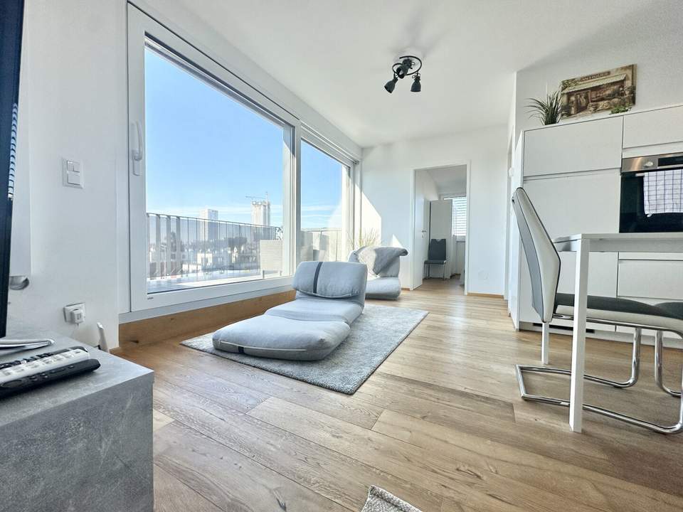 AB SOFORT BEZIEHBAR - VOLL MÖBLIERT + Einbauküche & Klimaanlage!! Tolle 2 Zimmerwohnung + Dachterrasse nahe der Alten Donau! U1 Alte Donau & Kagran!!