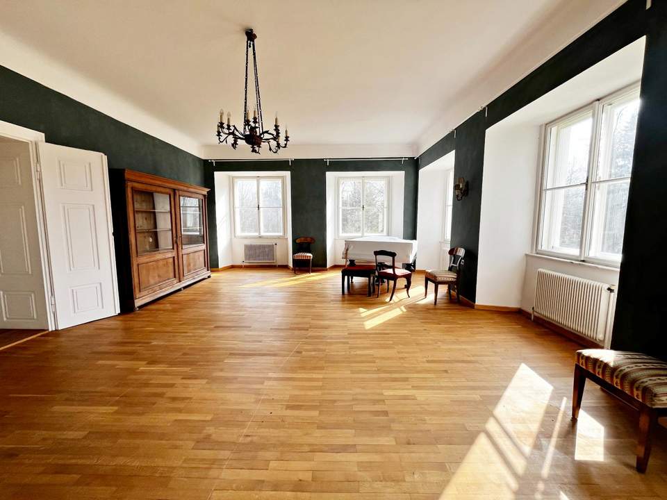 Wohnen mit Geschichte in charmanter Villa