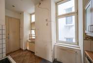 **Hannovermarkt** Renovation Opportunity: 3-Room Period Apartment with Approved Balcony – Airbnb Suitable