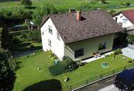 2 bis 3 Familienhaus mit Vollkeller, mit 4 Garagen, Brunnen/Werkstatt - 2 Zufahrten