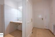 Kleeblattgasse 7: gepflegte 2 Zimmer Altbauwohnung mit separater Küche in perfekter Innenstadtlage (ab sofort)
