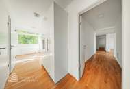 Wunderschöne 5 - Zimmer Wohnung mit Terrasse und Garten