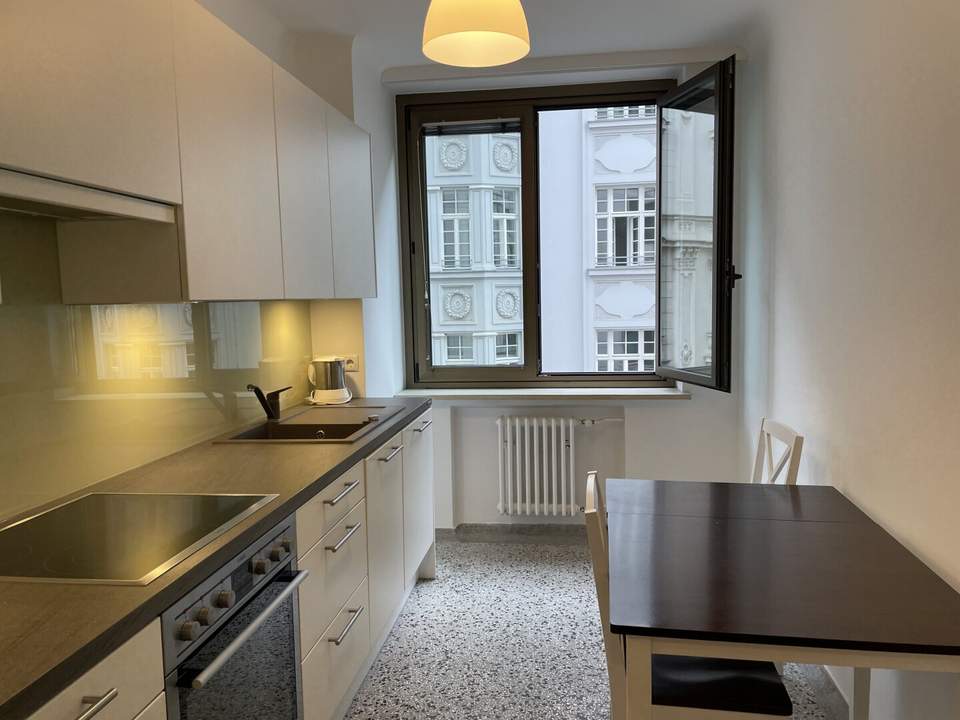 2 room apartment (living room + one bed room) ***** next to the Vienna Opera / City Centre *****