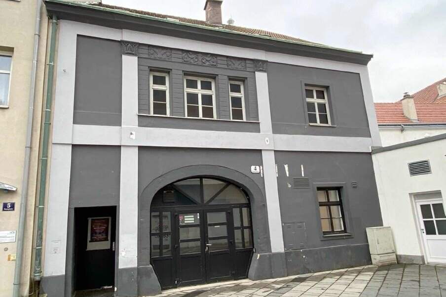 Liegenschaft am Domplatz!, Haus-kauf, 349.000,€, 2700 Wiener Neustadt(Stadt)