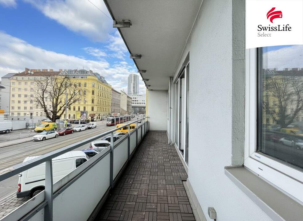 Sanierungsbedürftige 2 Zimmer Wohnung | Loggia ca.11,86m² | 1. Liftstock
