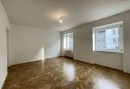 Mitten im Zentrum leben: Stilvoll sanierte 3-Zimmer-Erdgeschoßwohnung - ideal für Familien mit Vorliebe für das Stadtleben, mit Homeoffice-Möglichkeiten