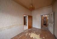 ++KLNB121++ Renovation Opportunity: Well-Located 1-Room Apartment with Airbnb Potential