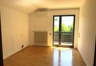 "Einfamilienhaus mit 1110m² Grund mitten im Ort!"