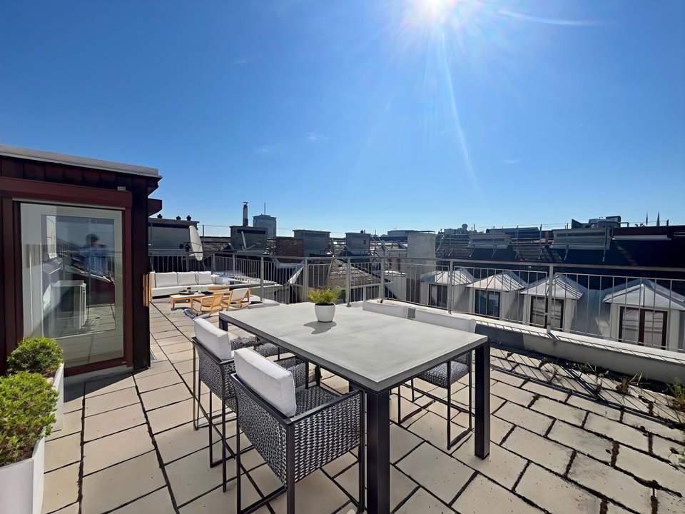 1090! Traumhaftes 3-Zimmer DG mit großer Terrasse in Toplage, nahe Schottentor!