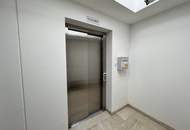 Lichtdurchflutete Penthouse Architektur - barrierefreie 5-Zimmer Maisonette-Wohnung in exklusiver Lage mit teiloffener Galerieebene, zahlreichen Terrassen, 2 Bädern und PKW-Garagenplatz