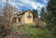 Attraktives Baugrundstück mit sanierungsbedürftigem Haus – Perfekt für Bauträger