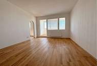Renovierte zwei Zimmer Wohnung - Loggia - Ausblick