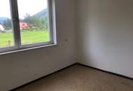 6-Familien Wohnhaus mit Garagen in wunderschöner Naturlage