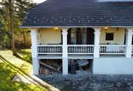 Charmantes Wohnhaus mit Arkadenterrasse, Pool und großem Grundstück in Deutsch Ehrensdorf