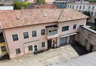 Renovierungsbedürftiges Einfamilienhaus im Zentrum von Knittelfeld mit Carports und Doppelgarage