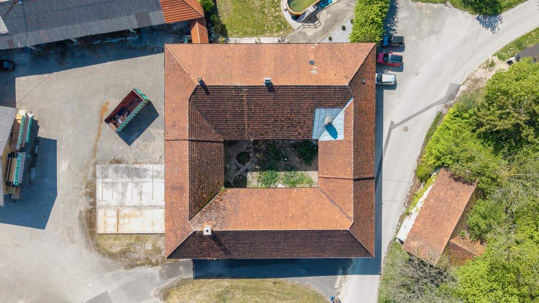 Vierkanthof nutzbar als Büro oder für Gewerbe - Widmung B