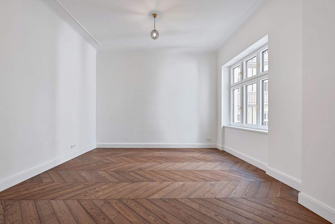 Hofseitiger Zwei-Zimmer-Erstbezug nächst Servitenviertel und Donaukanal!
