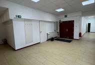 ca. 295 m² Büroflächen mit 24 m² Kleinlager Nähe U6 zu mieten