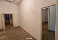 Sanierungsbedürftiger Altbau: 59 m², Potenzial für Wohnen, Büro oder Praxis, beim AKH Wien