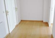 Großzügige 2 Zimmerwohnung am Roten Hof!