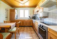 Gepflegtes Einfamilienhaus mit 2 Wohneinheiten, Garten/Terrasse &amp; 3 Garagen in sonnige Ruhelage!