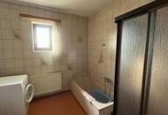 Haus in ruhiger Lage mit Erweiterungsmöglichkeit und großem Nebengebäude!