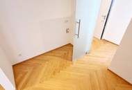 Ein Altbau, der verzaubert! Umfangreich und hochwertig sanierte Wohnschönheit mit großem Balkon und effizienter Erdwärme! Viel Privatsphäre + Viel Raum + Viel Grün!