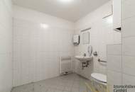 3 MONATE MIETFREI! Helle Büro-/Praxisfläche mit Loggia und Küche in Laakirchen zu vermieten!