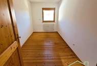 Großzügige 4 Zimmer DG-Wohnung mit Südbalkon &amp; Garage!