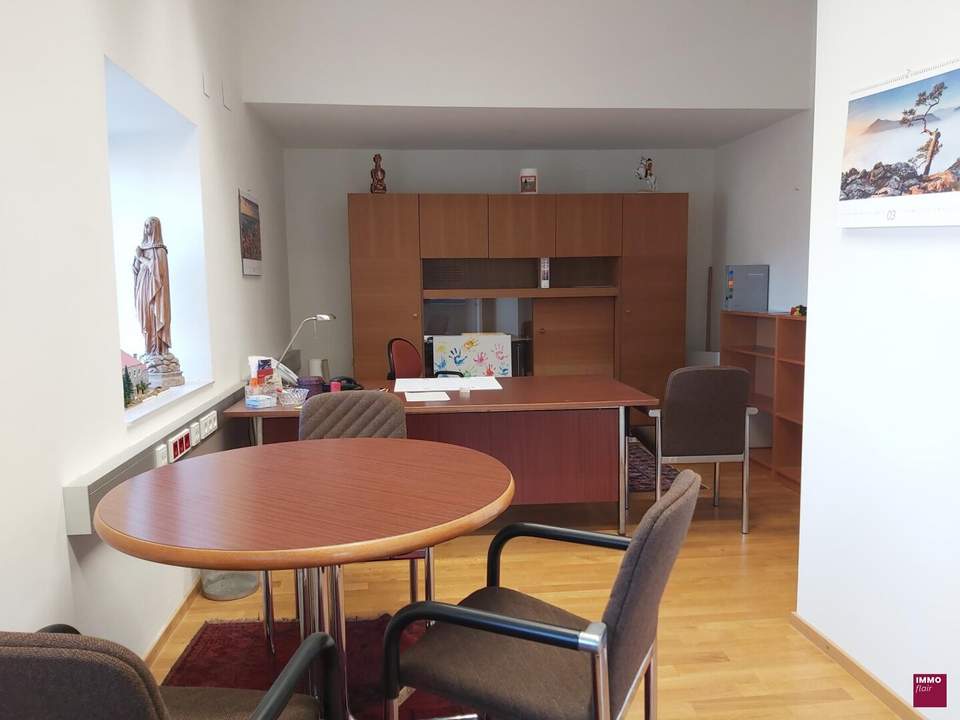 Büro mit 2 separaten Räumen, Besprechungszimmer, Teeküche - an einem besonderen Standort!