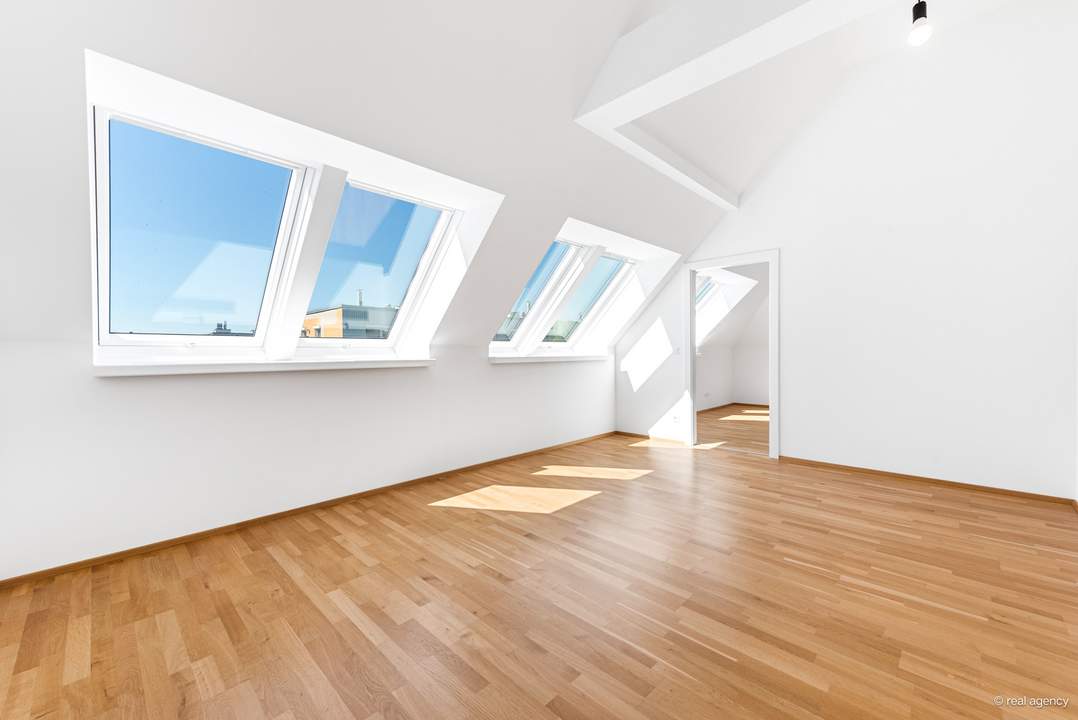 Lichtdurchflutete Dachgeschosswohnung – ideal für Singles oder Paare!