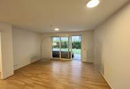 AB 2026! 2 Zimmer- Gartenwohnung neben De la Salle Schule! Schwimmbad und Weinkeller im Haus!