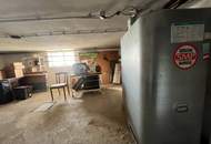 Haus in Grünruhelage mit offener Terrasse, Balkon und Garage