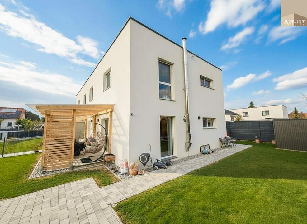 Exklusiv ausgestattete Doppelhaushälfte mit hohem Wohnkomfort